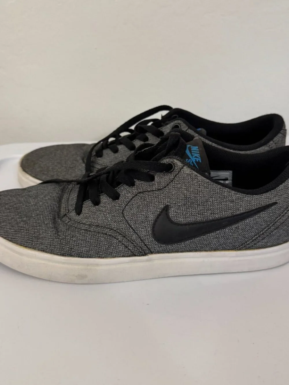 Nike SB Gray Textile Low Top Skate Sneakers | Size 11